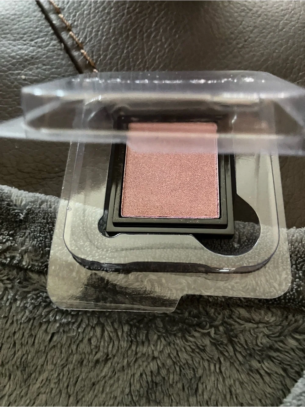 laura mercier Luminous Plum Rose Single Eyeshadow